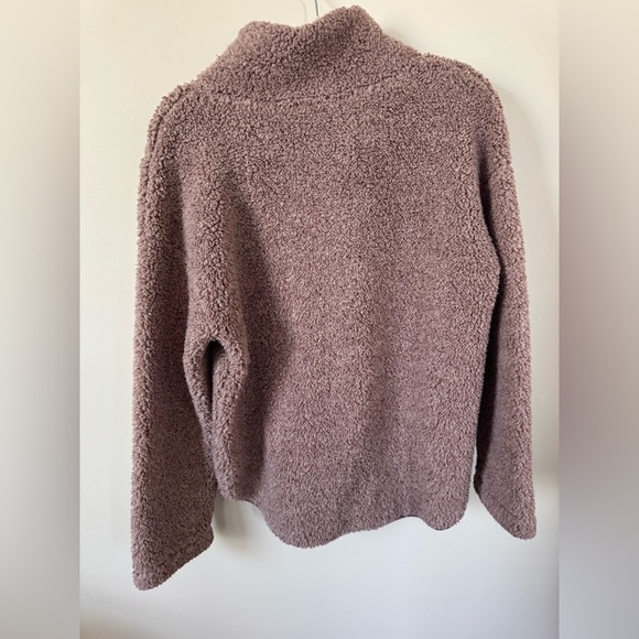 Old Navy Women’s Medium Cozy Sherpa Quarter-Zip Pullover - Picture 3 of 4